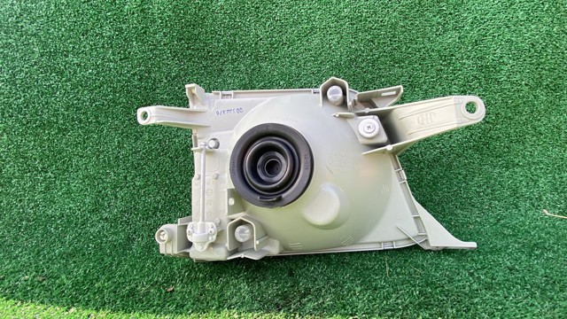 TOYOTA 8105060060 Фара левая в наличии Черкассы