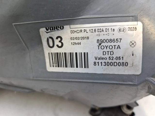 8111052021 TOYOTA Фара правая купить в Николаев