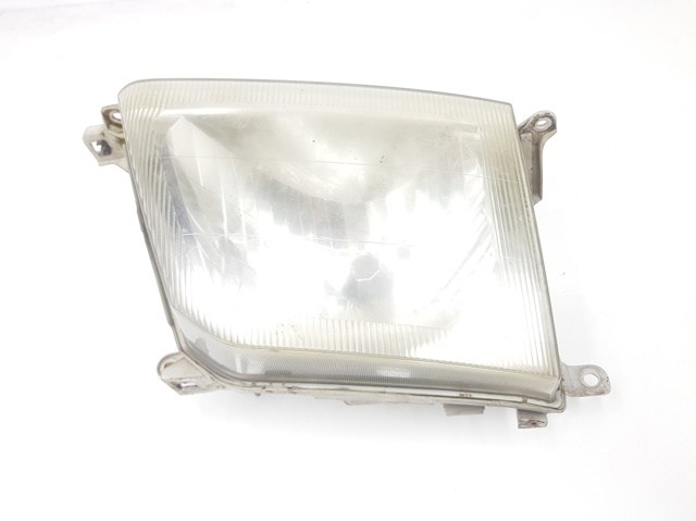 Luz direita 811106A150 Toyota