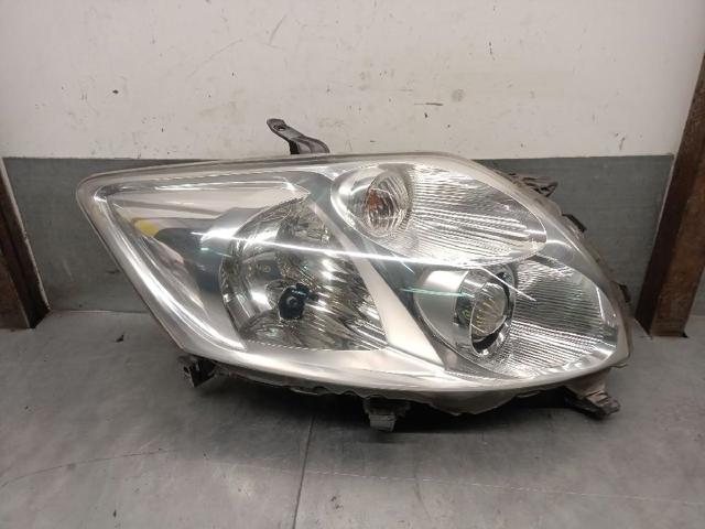TOYOTA 8113002470 Правая фара в наличии Львов
