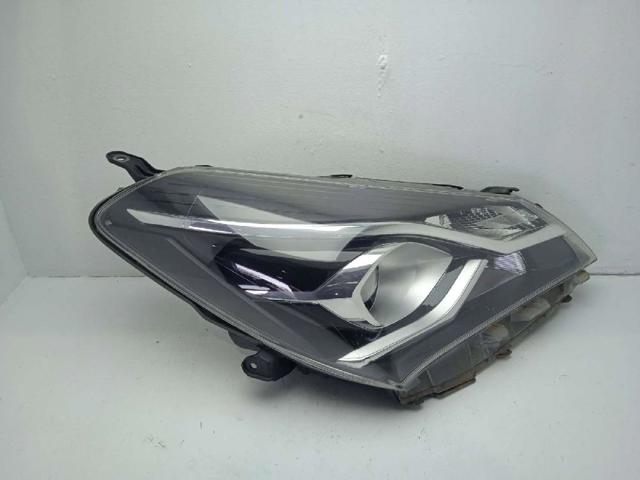 811300DJ90 TOYOTA Правая фара купить в Ирпень