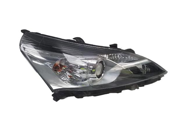 811300F090 TOYOTA Фара правая купить в Сумы