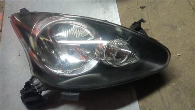 Luz direita 811300H011 Toyota