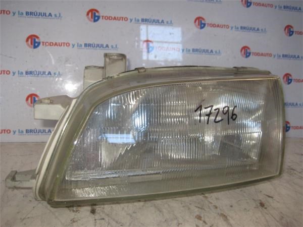 Luz esquerda 8115005060 Toyota