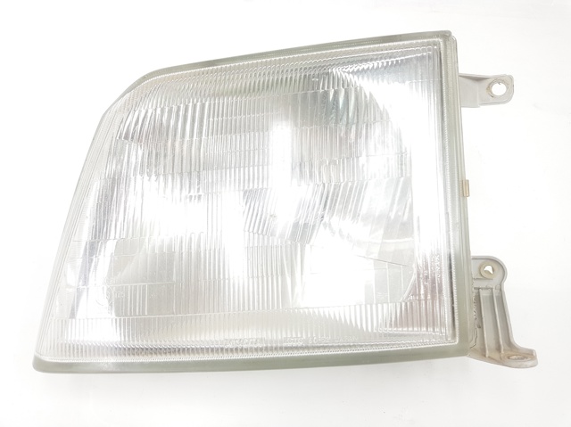 Luz esquerda 8115060640 Toyota