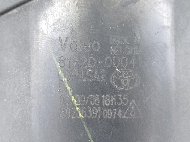 Farol de nevoeiro esquerdo para Toyota Yaris (_p9_) (2005-2014) 812200D041