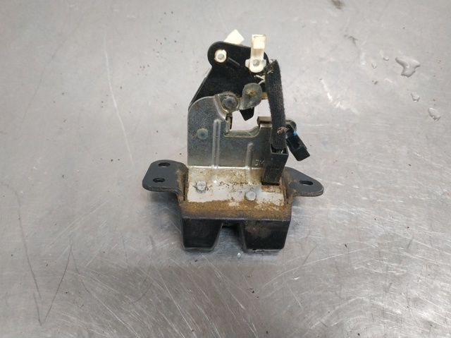 HYUNDAI 812302E000 Замок багажника в наличии Павлоград