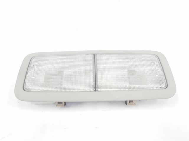 Quebra-luz traseiro de iluminação de salão (de cabina) 8125005030B0 Toyota