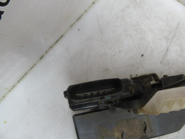 HYUNDAI 813101D010 Замок водительской двери в наличии Кривой Рог