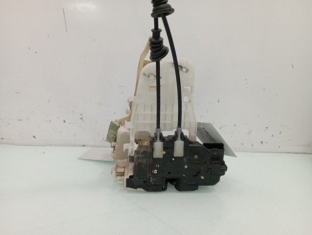 813102L020 HYUNDAI Замок водительской двери купить в Черновцы