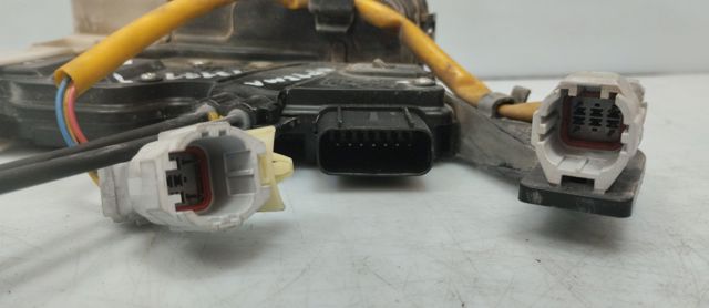 813102T070 HYUNDAI Замок водительской двери купить в Ровно
