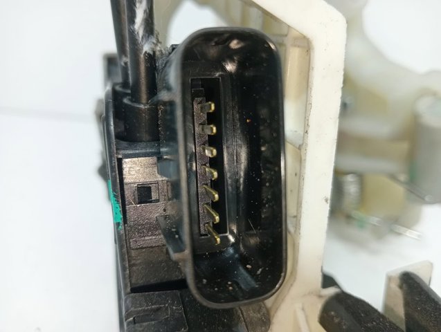 HYUNDAI 81310D3510 Замок водительской двери в наличии Ирпень