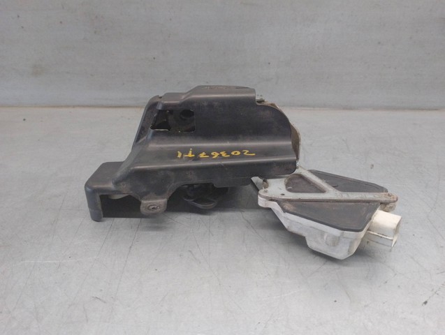 HYUNDAI 814102D001 Замок двери задней левой в наличии Киев