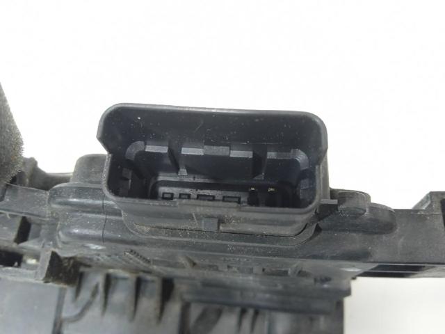 HYUNDAI 814102K010 Замок двери задней левой в наличии Черкассы