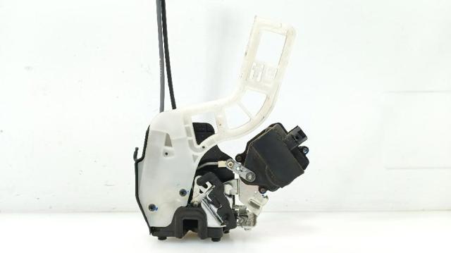 HYUNDAI 814111F010 Замок двери задней левой в наличии Чернигов