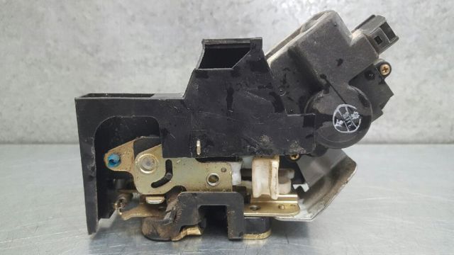 81415FD000 HYUNDAI Замок двери задней левой купить в Тернополь