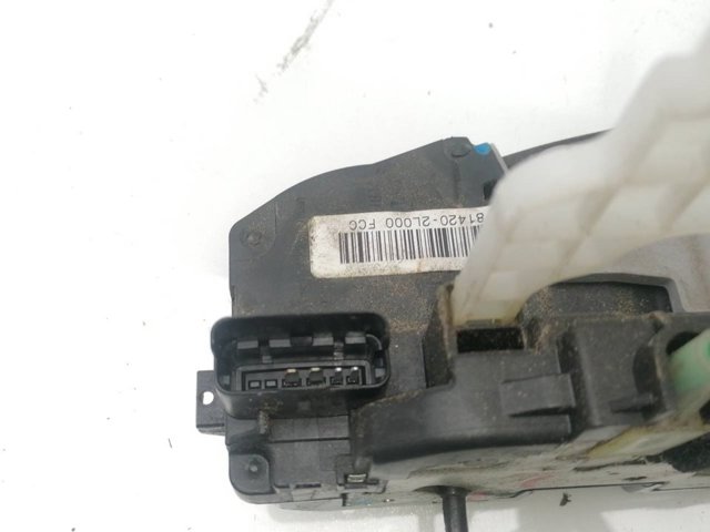 HYUNDAI 814202L010 Замок двери задней правой в наличии Ужгород