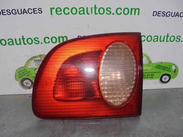 Lanterna traseira direita 815501E070 Toyota