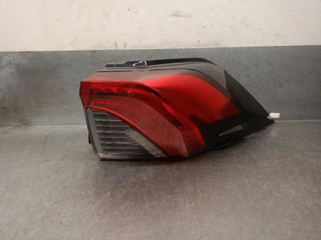Lanterna traseira direita externa 8155042230 Toyota
