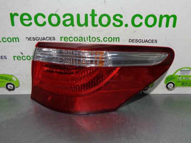 Lanterna traseira direita externa 8155150170 Toyota