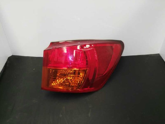 Lanterna traseira direita externa 8155153162 TOYOTA