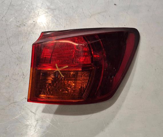 Lanterna traseira direita externa 8155153162 TOYOTA