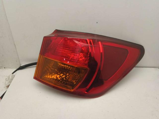 Lanterna traseira direita externa 8155153162 TOYOTA