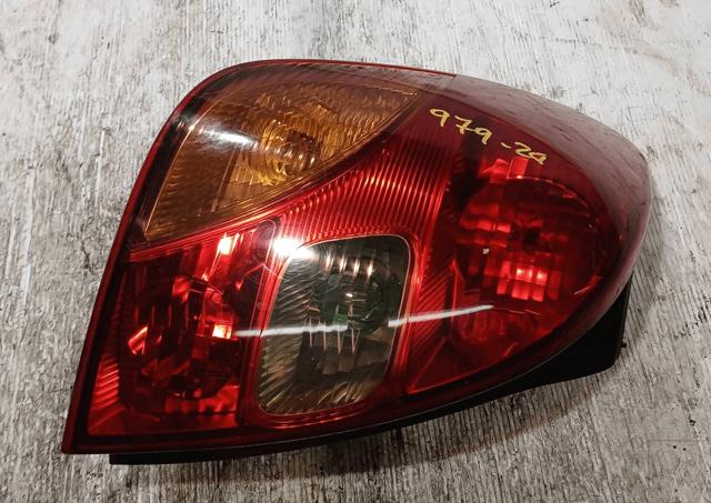 Lanterna traseira esquerda 8156113540 Toyota