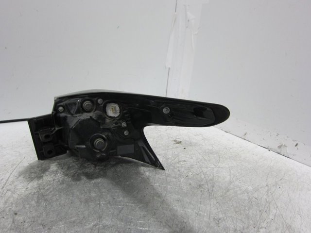 Lanterna traseira esquerda externa 8156178021 Toyota