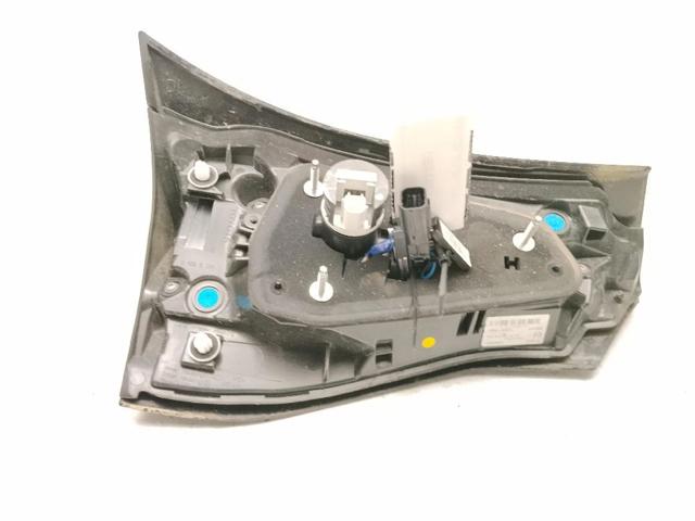 815800DB70 TOYOTA Фонарь задний правый внутренний купить в Николаев