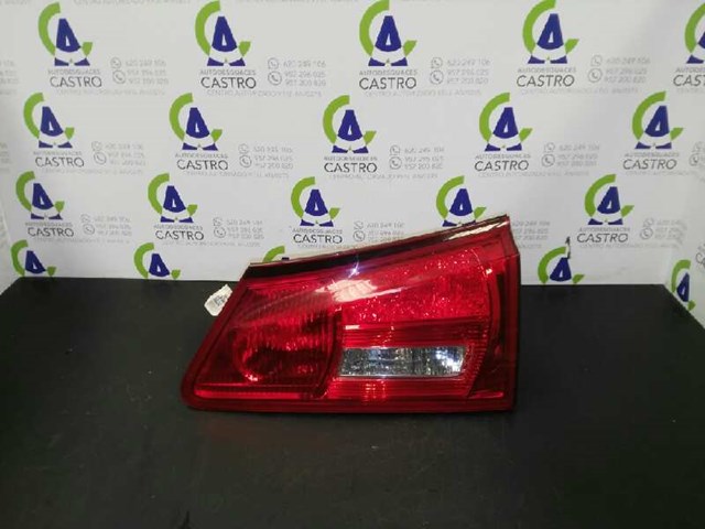 Lanterna traseira direita interna 8158153071 Toyota