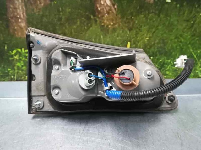 TOYOTA 8158153071 Фонарь задний правый внутренний в наличии Ровно