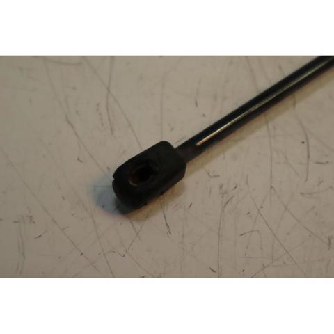 8185068L00 SUZUKI Амортизатор багажника купить в Полтава