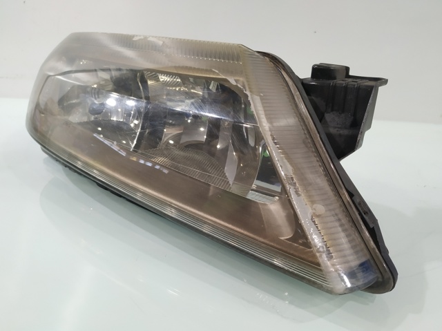 RENAULT 8200002466 Правая фара в наличии Полтава