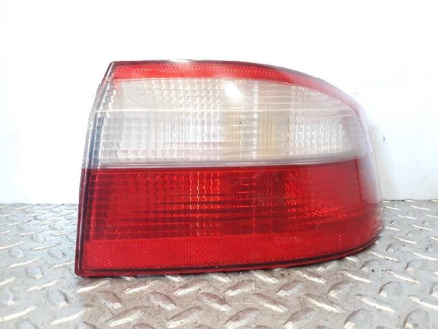 Lanterna traseira direita para Renault Laguna II (BG0/1_) (2001-2005) 1.9 DCI (BG08,BG0G) F9QC750 8200002474