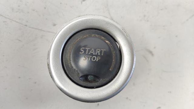 Botão de arranco de motor 8200004282 Renault (RVI)