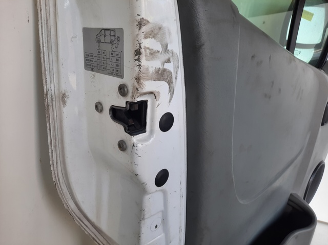 NISSAN 8200008246 Замок водительской двери в наличии Винница