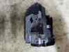 Fecho da porta traseira esquerda batente 8200008468 OPEL