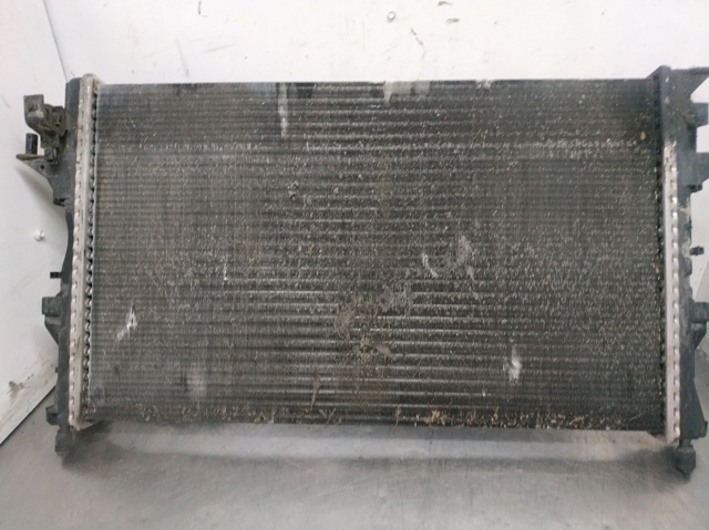 Radiador de esfriamento de motor 8200008764 RENAULT