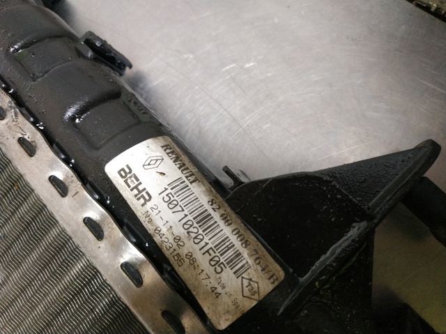 Radiador de esfriamento de motor 8200008764 RENAULT