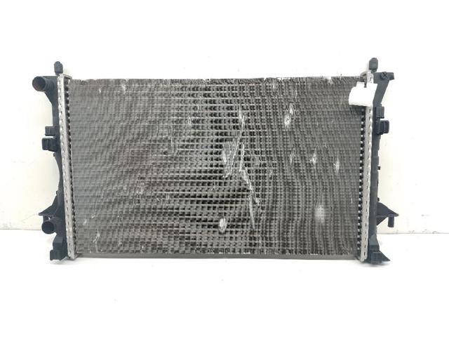 RENAULT 8200008764 Радиатор охлаждения двигателя в наличии Ужгород