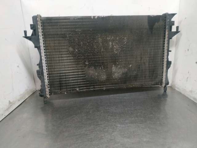 Radiador de esfriamento de motor 8200008764 RENAULT