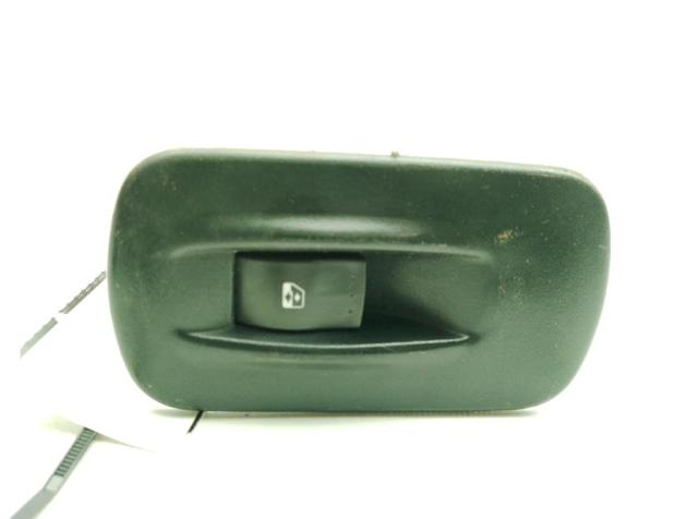 Painel (placa sobreposta) dianteiro direito de bloco de controlo de elevador de vidro Renault Trafic 2 FL