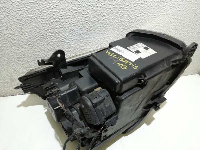 RENAULT 8200014357E Фара левая в наличии Черновцы