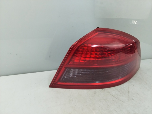 RENAULT 8200014360 Фонарь задний правый внешний в наличии Ужгород