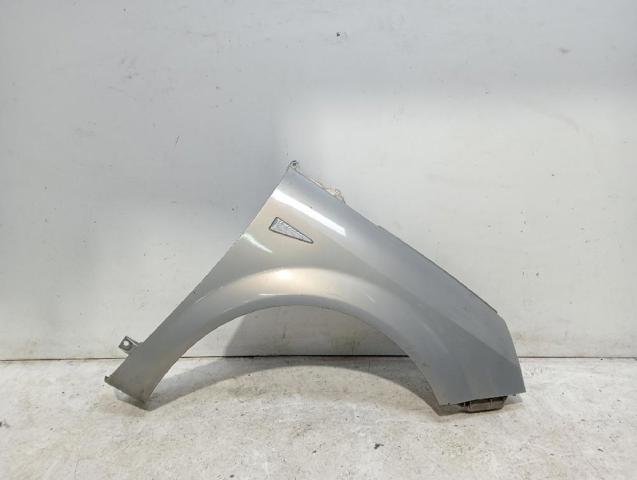 Pára-lama dianteiro direito 8200020569 RENAULT