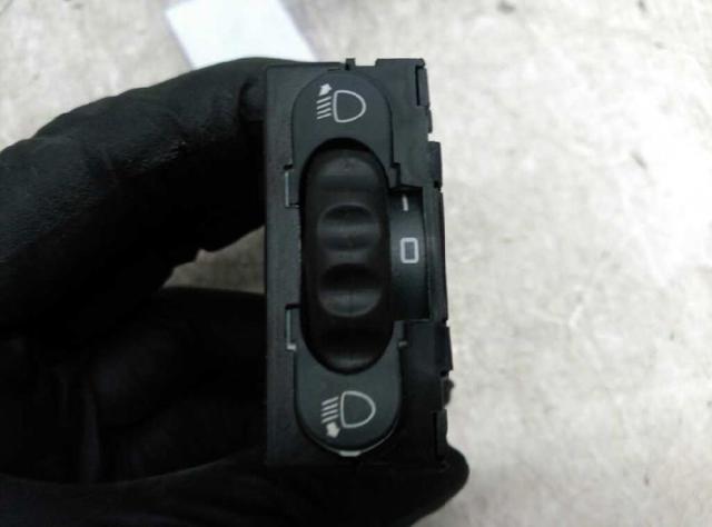 8200022569 NISSAN Кнопка (регулятор) корректора фар купить в Ирпень