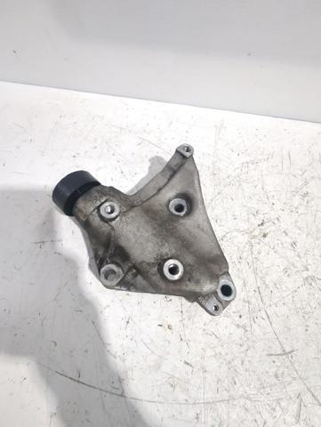 8200025937 RENAULT Кронштейн компрессора кондиционера купить в Ирпень
