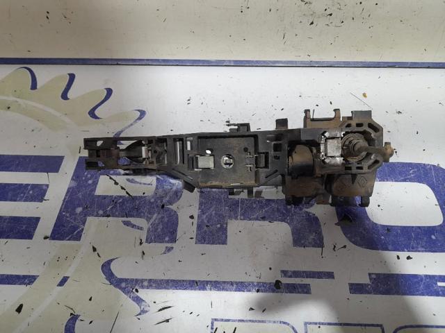 RENAULT 8200028463 Держатель наружной ручки двери передней левой в наличии Чернигов