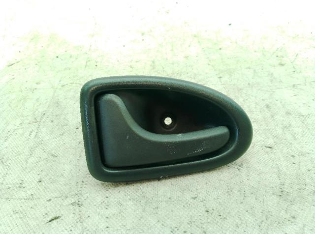Maçaneta interna dianteira/traseira da porta esquerda 8200028994 NISSAN